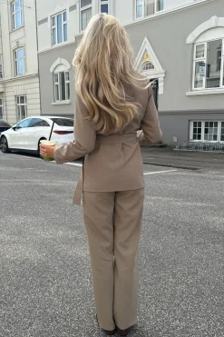 New BYIC Signatureic Pants A23778 Light Brown