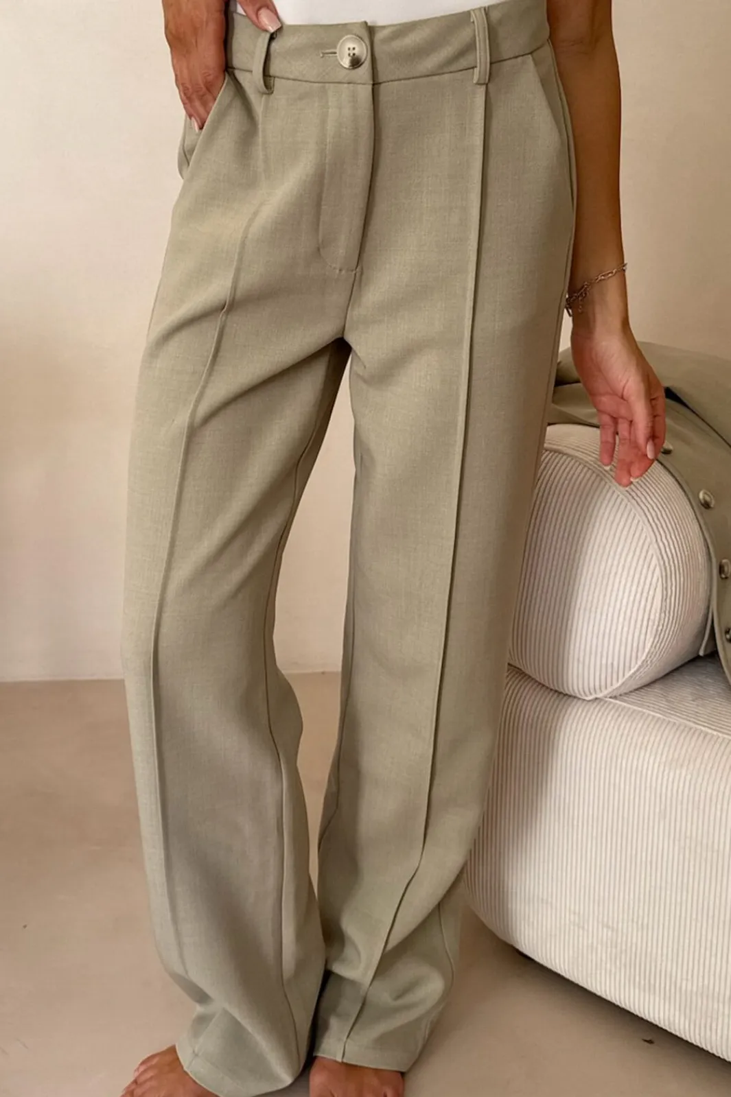 Best BYIC Signatureic Press Pants A23926 Dusty Beige