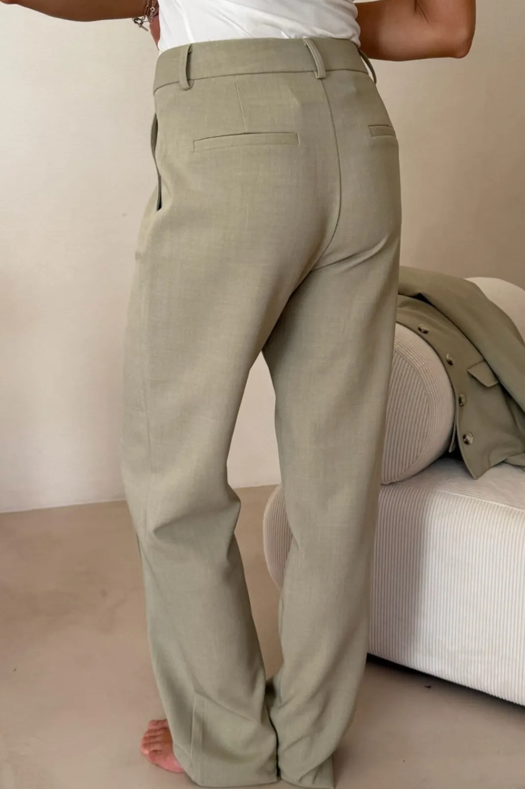 Best BYIC Signatureic Press Pants A23926 Dusty Beige