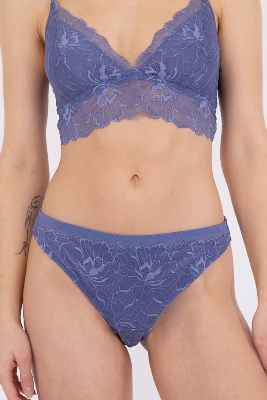 Sale Neo Noir Skin Clementine String Dusty blue