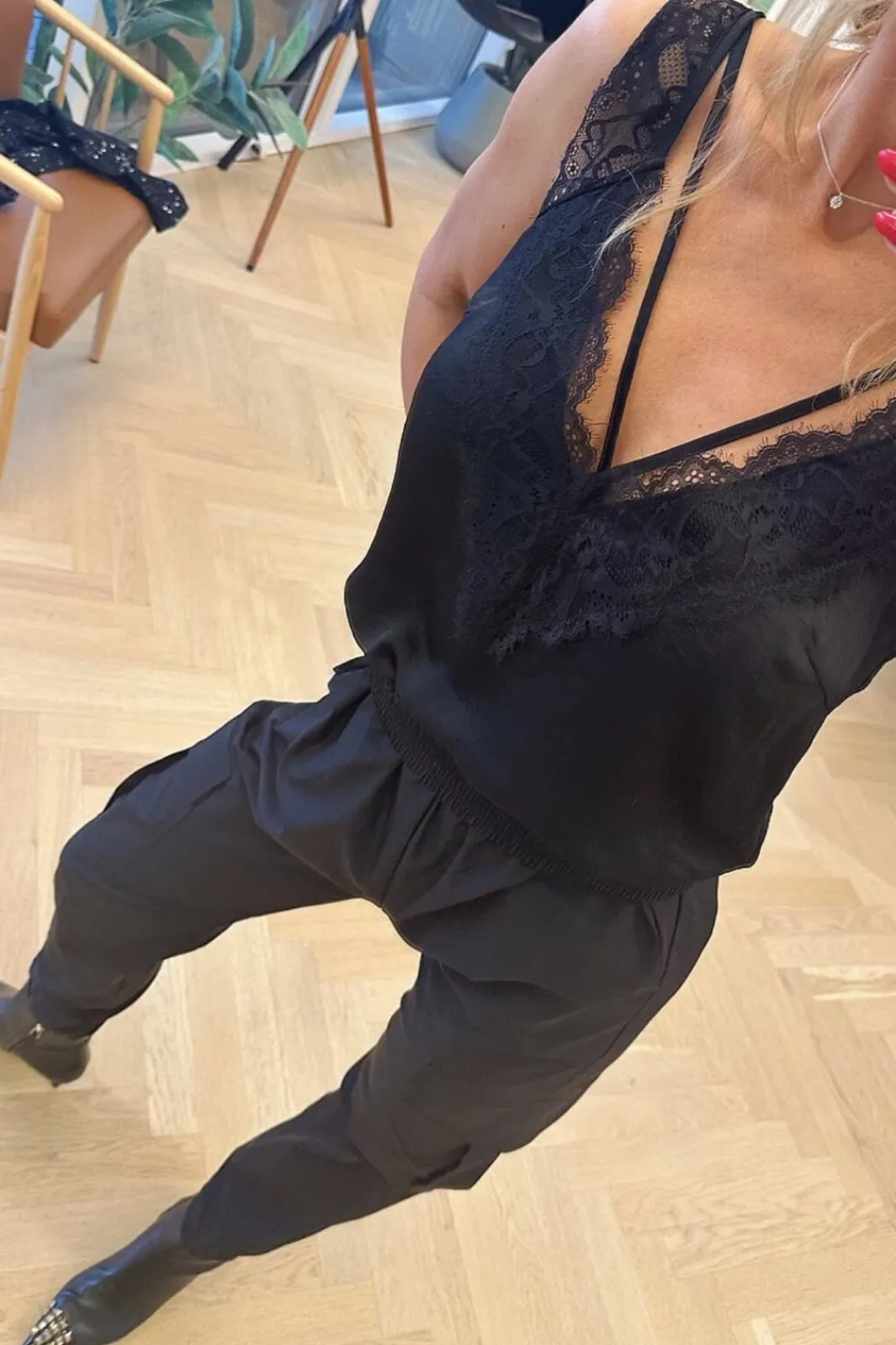 Online Valentin Studio String Top Black