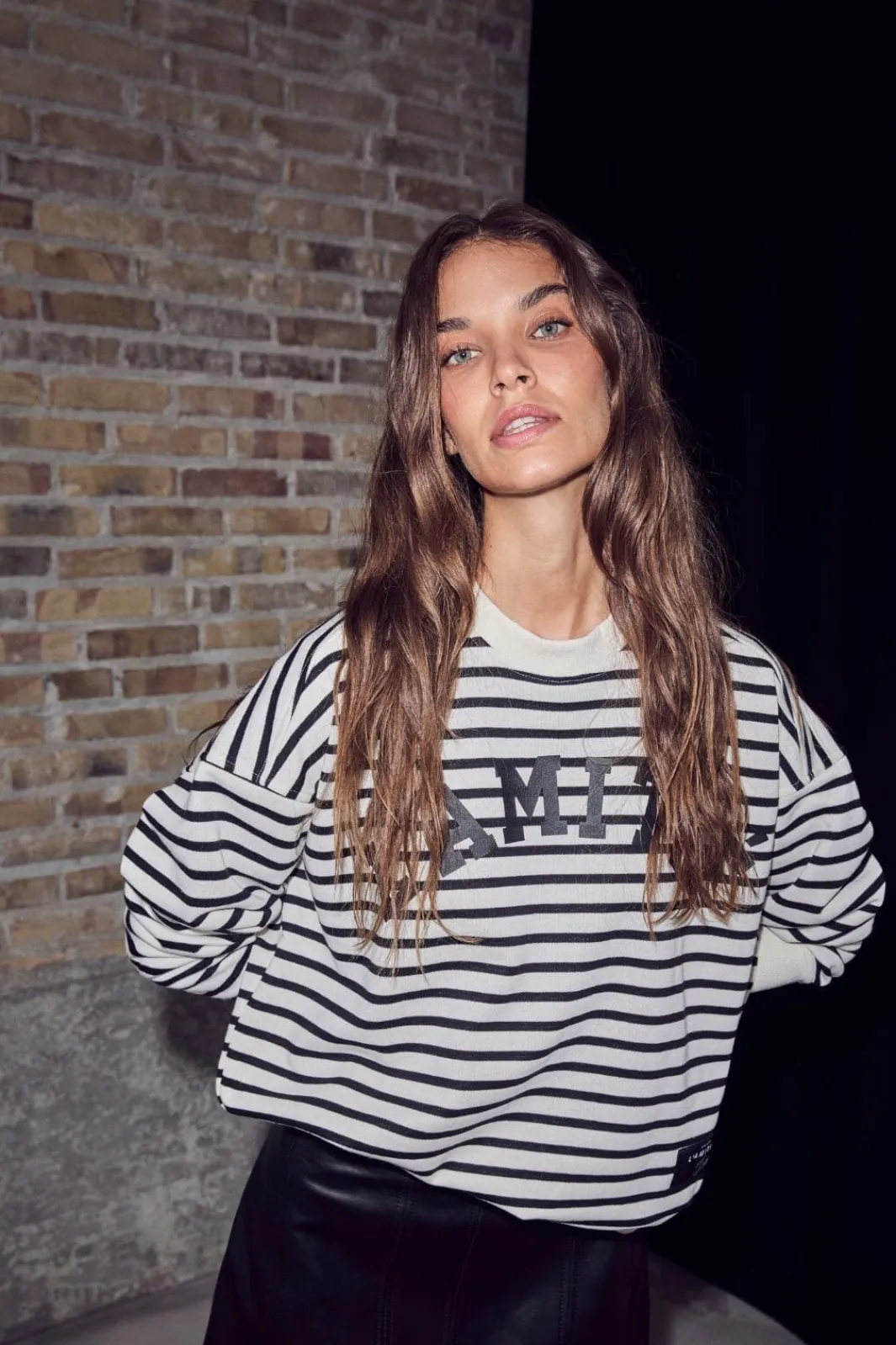 Haute L'Amitié Stripe Logo Sweat HL10441 Offwhite Black