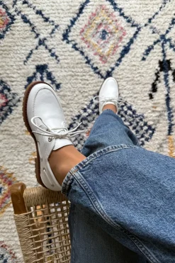 Best Bloom Sunflower Loafer White