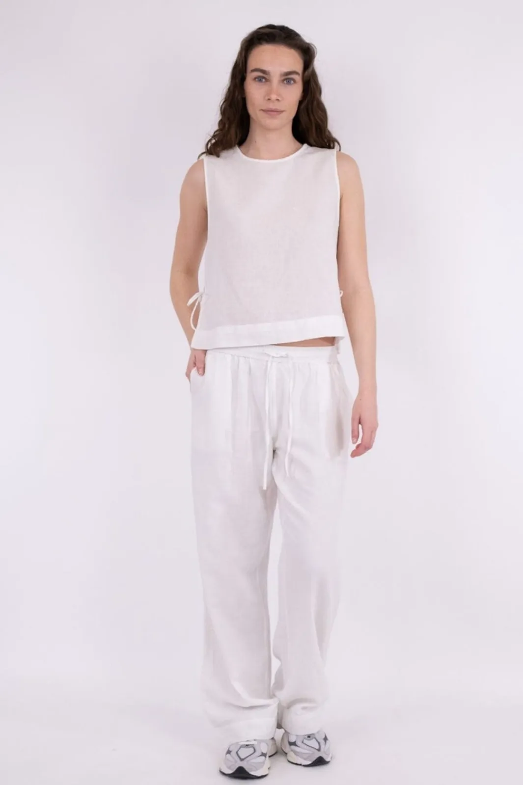 Neo Noir Svetlana Linen Top White