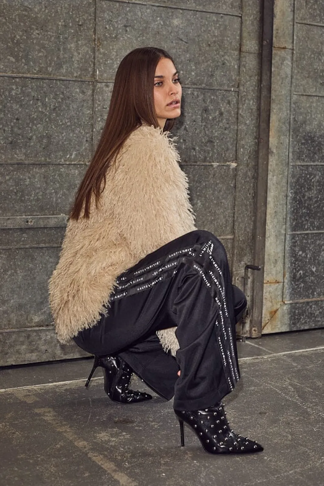 Best Haute L'Amitié Tibet Fur Jacket HL10275 Off-White
