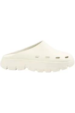 New H2O Trek Closed Sandal 1008 Cannoli Cream