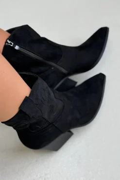 Hot Bloom Tulip Boots Black