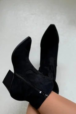Hot Bloom Tulip Boots Black
