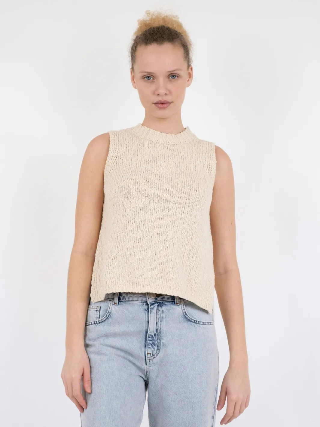 Hot Neo Noir Virena Knit Vest Sand