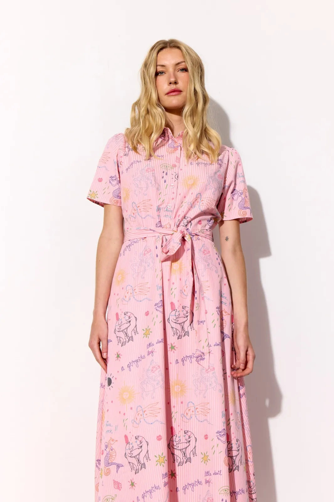Outlet Hunkøn Zoe Dress 26062 Pink Sea Creatures Art Print